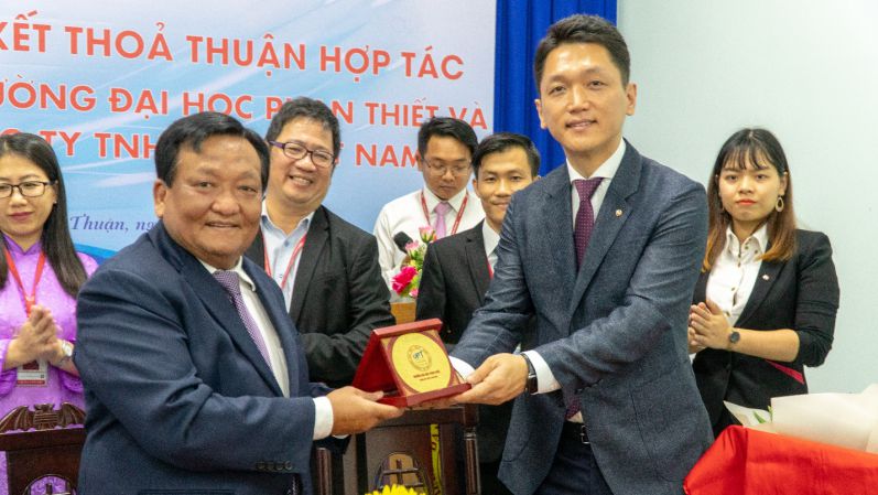 Ký kết đào tạo giáo dục giữa trường Đại Học Phan Thiết và công ty TNHH NC9 Việt Nam ngày 18/10/2019